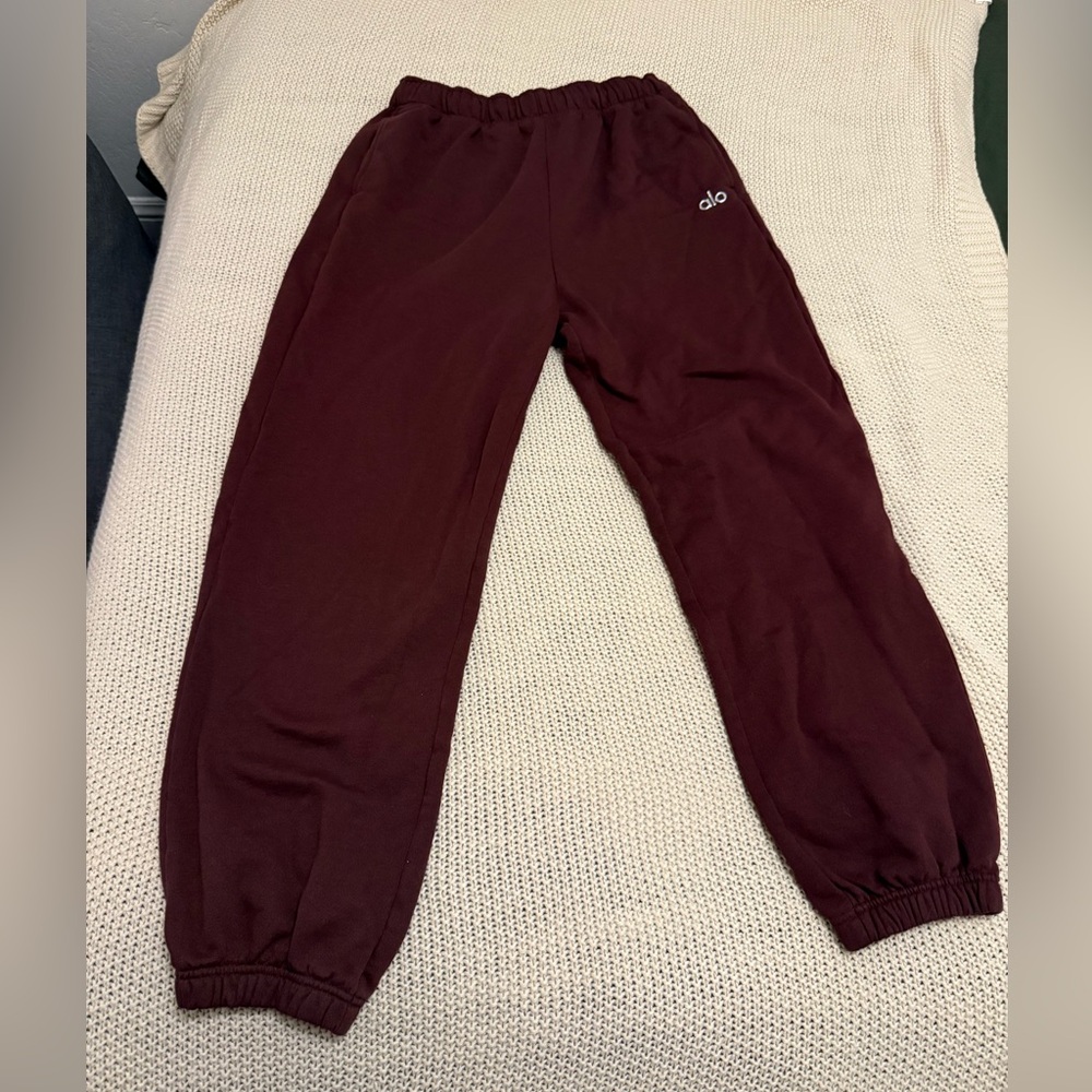 Alo Yoga Accolade Sweatpants Cherry Cola Size L